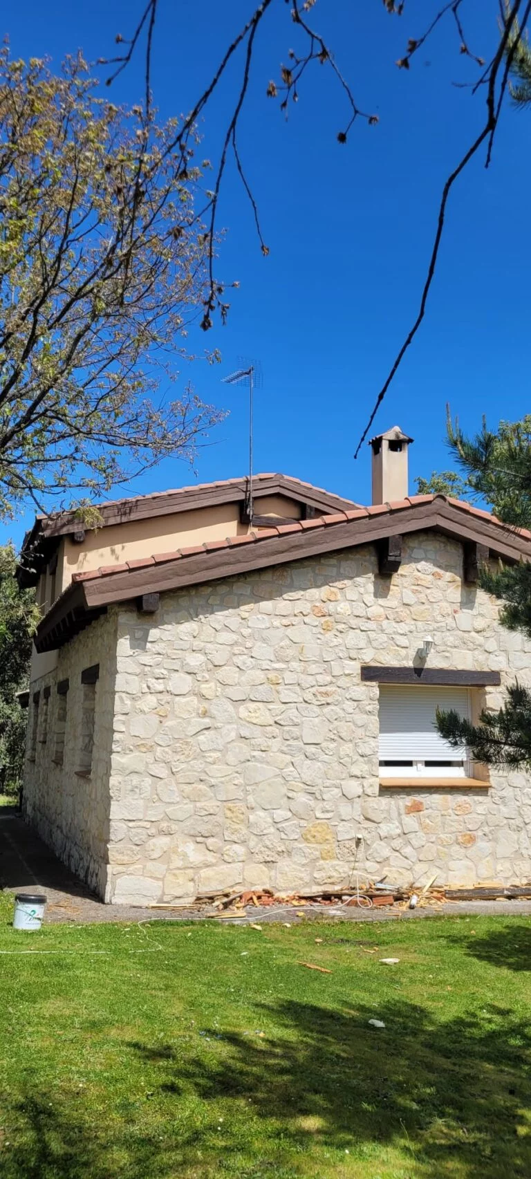 Arreglo de aleros – Huesca Top Tejados Huesca Reparación de Aleros en Huesca